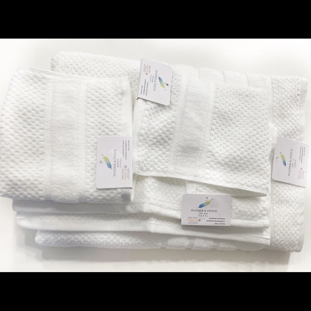 Feather & Stitch New York 4 Piece Towel set ✨